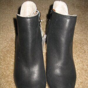 Lucky Brand Banterr2 Ankle Boots Womens Size 7 Black Leather Side Zip w/fur NEW